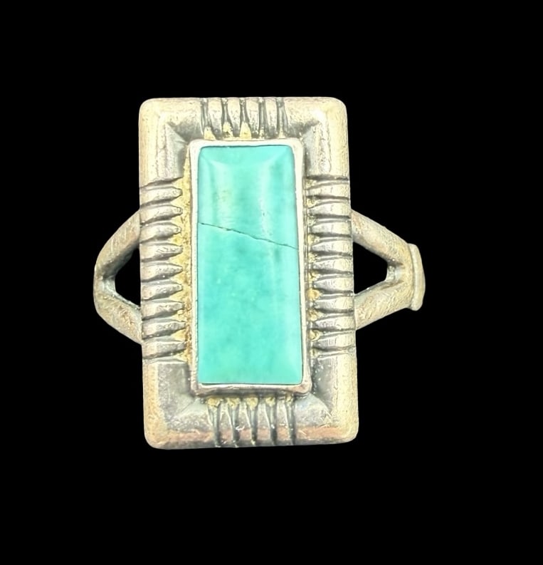 Gorgeous Ornate Vintage Sterling Silver w/ Blue Turquoise Gemstone Ring: Good vintage condition w/ patina and wear according to age and use, see pictures. Measures approx. 3/4" long and 1/2" wide and weighs ca. 3.6 grams. The ring is a size 5. Marked Sterling Silver.
