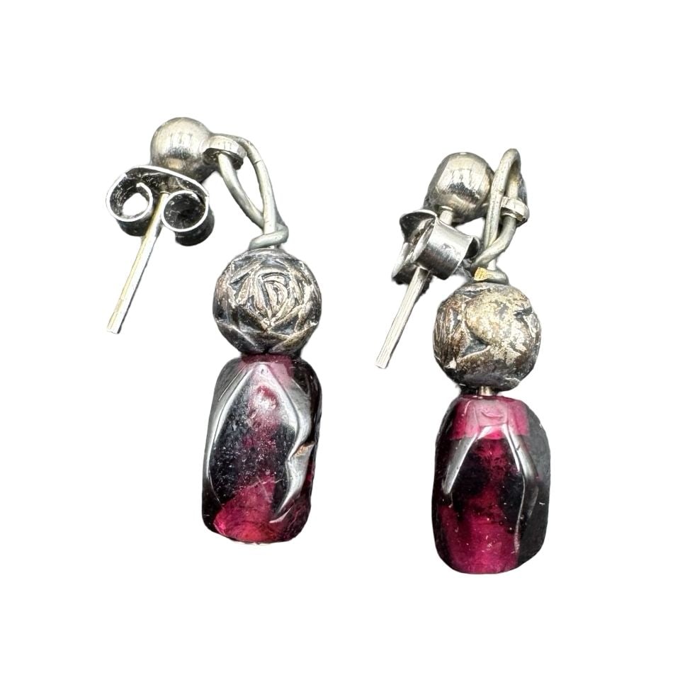 Beautiful Vintage Sterling Silver Dangle Earrings w/ Garnet Gemstones (1 of 4)