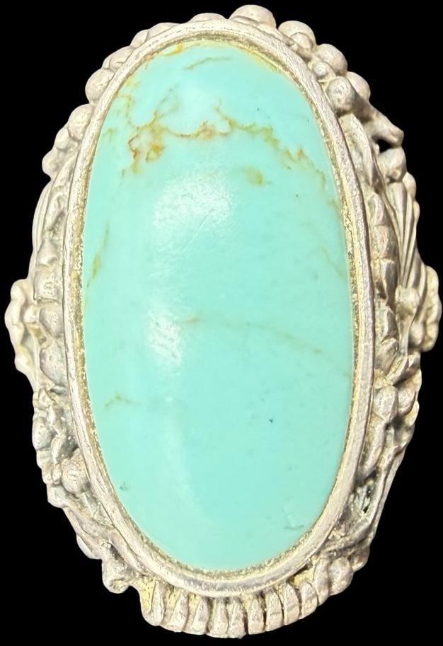 Stunning Ornate Vintage Gilt Sterling Silver w/ Green Turquoise Gemstone Ring: Good vintage condition w/ patina and wear according to age and use, see pictures. Measures approx. 1" long and 3/4" wide and weighs ca. 12.2 grams. The Ring is Size 7 3/4. Tested for Sterling Silver.