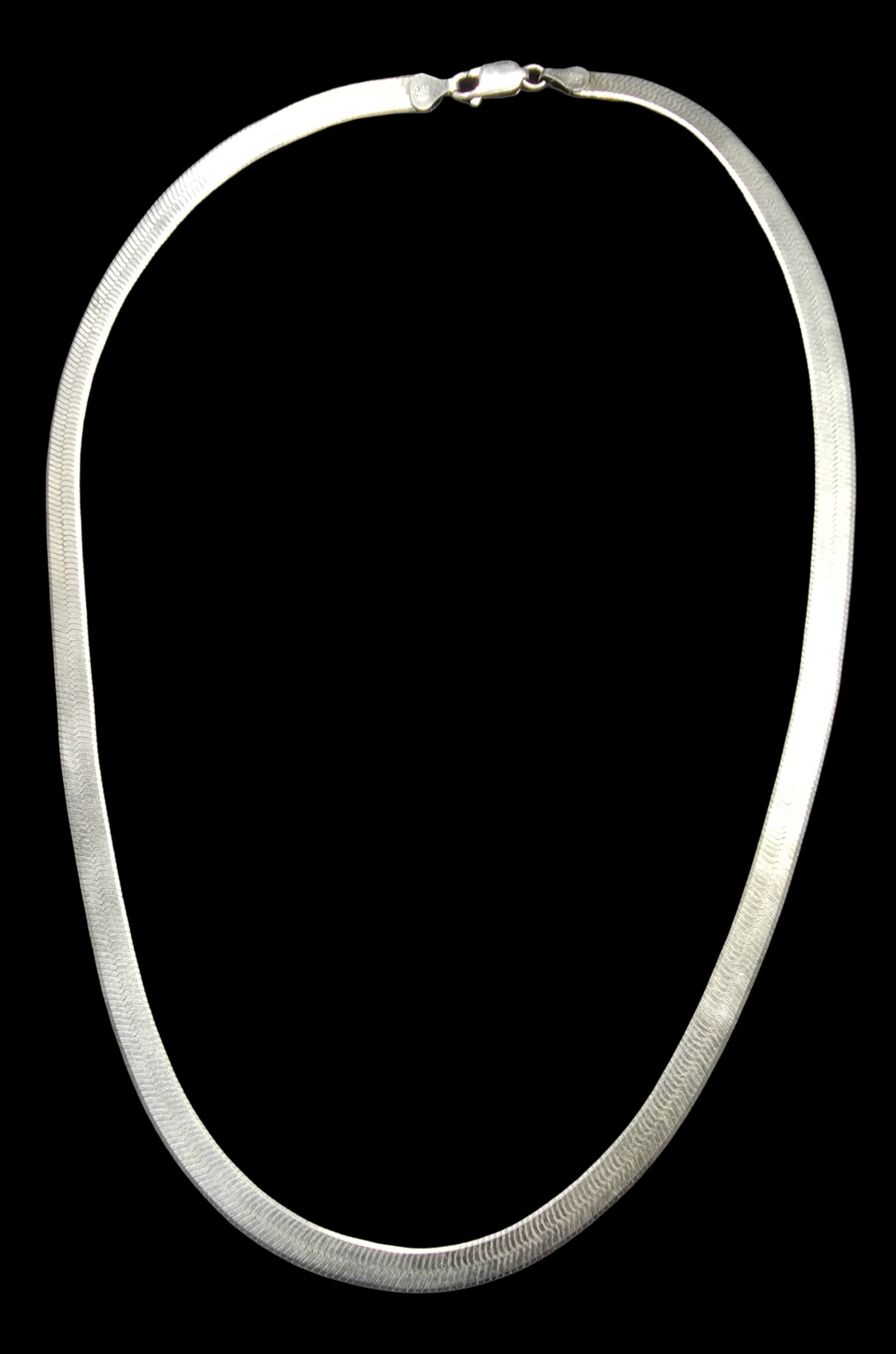 Stunning Vintage Italian Sterling Silver Snake Necklace: Good vintage condition w/ patina and wear according to age and use, see pictures. Measures approx. 18" long and weighs ca. 20 grams. Marked Sterling Silver & Italy.