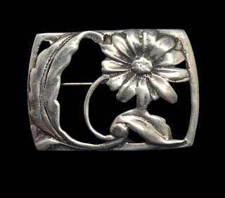 Beautiful Ornate Vintage Sterling Silver & Flower Shaped Pin Brooch