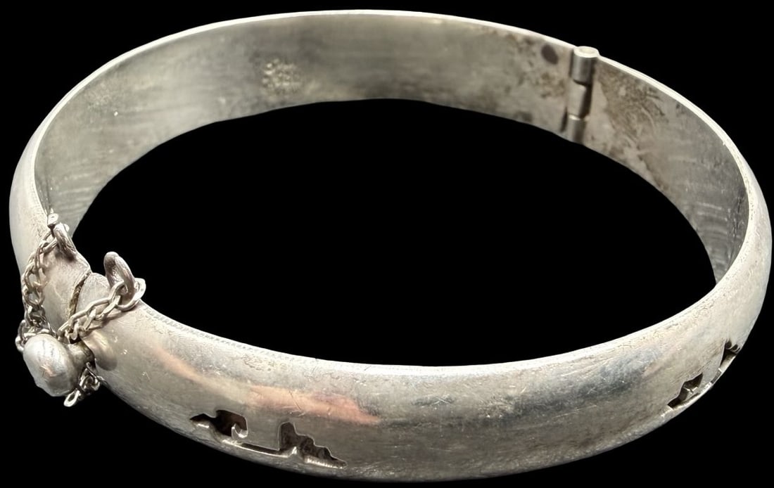 Gorgeous Ornate Vintage Gilt European Sterling Silver Bangle Bracelet: Good vintage condition w/ patina and wear according to age and use, see pictures. Measures approx. 2 1/2" long and 2 1/2" wide and weighs ca. 27.3 grams. Marked Sterling Silver