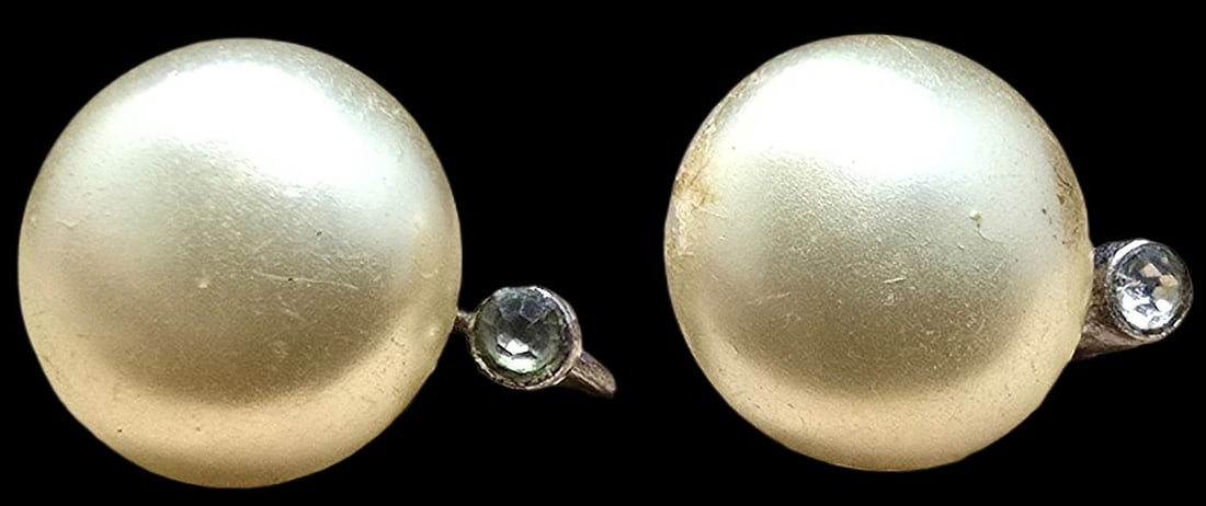 Beautiful Vintage Sterling Silver & Rhinestone Earrings: Good vintage condition w/ patina and wear according to age and use, see pictures. Measures approx. 1" long and 1/2" wide and weighs ca. 4.5 grams. Marked Sterling Silver