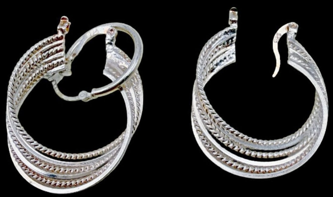 Gorgeous Vintage Sterling Silver Filigree Earrings: Good vintage condition w/ patina and wear according to age and use, see pictures. Measures approx. 1 3/4" long and 1" wide and weighs ca. 9.4 grams. Marked Sterling Silver