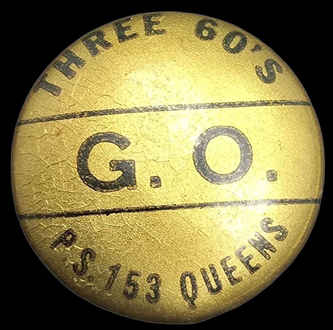 Unusual Vintage 60's G.O. PS.153 Queens New York Gold Color School Pin: Good vintage condition w/ patina and wear according to age and use, see pictures. Measures approx. 1" in diameter and weighs ca. 1.5 grams.