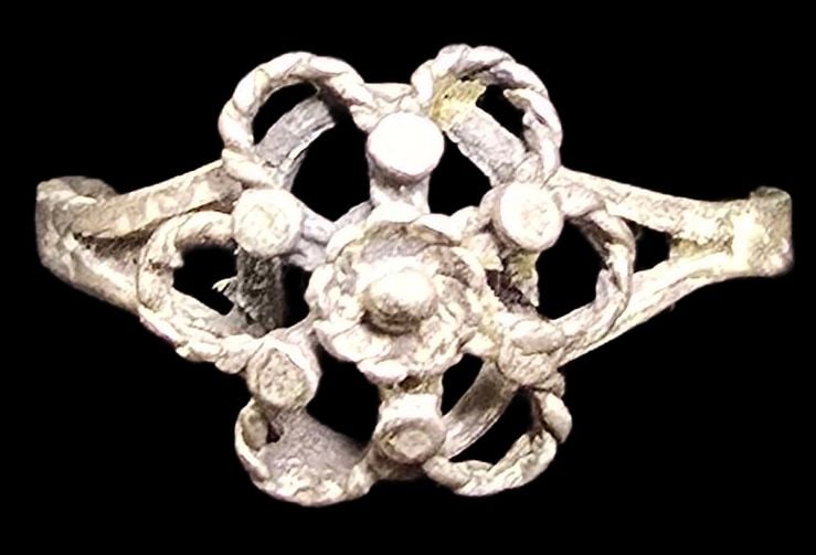 Vintage Mid-Century Sterling Silver Ring: Good vintage condition w/ patina and wear according to age and use, see pictures. The ring is a size 6 and weighs ca. 1 gram. Marked Sterling Silver.