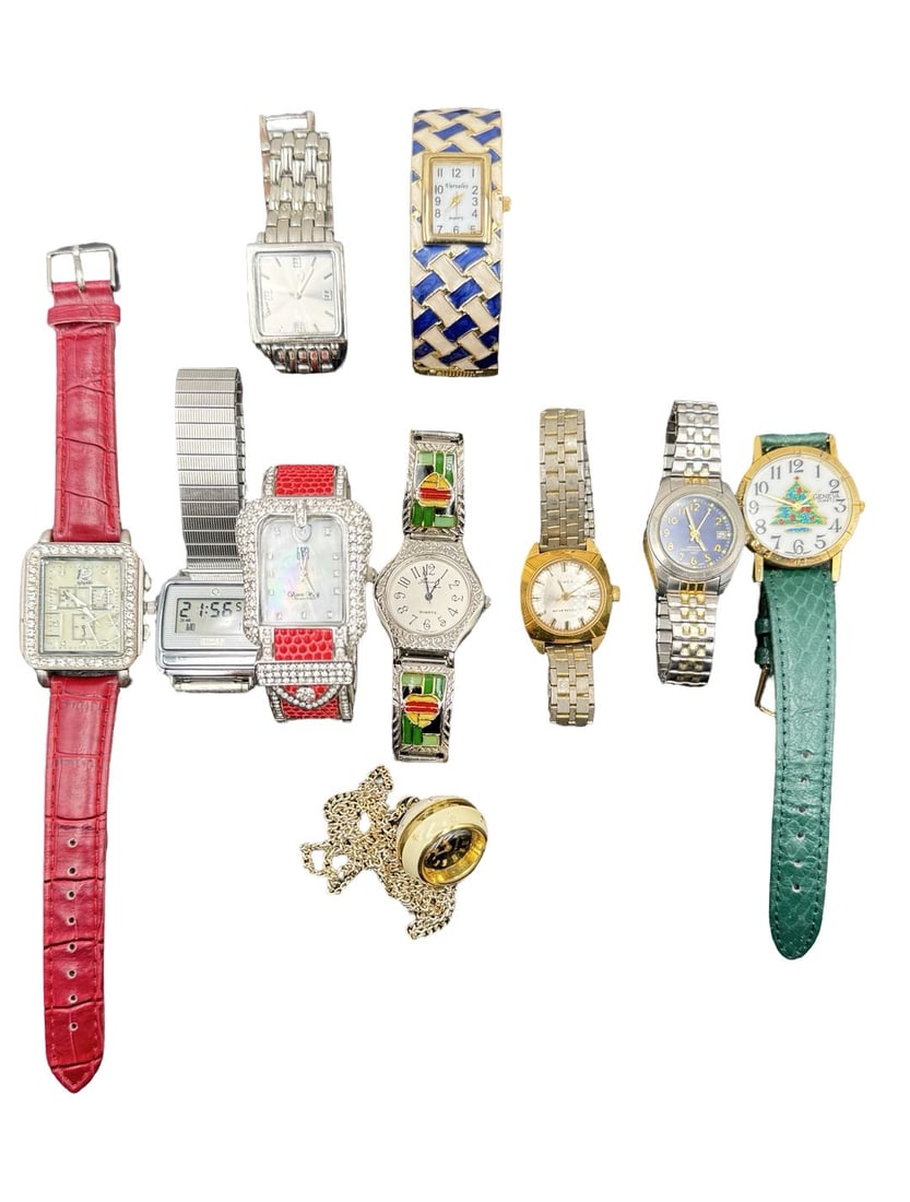 Lot of Vintage Timepieces: Good vintage condition w/ patina and wear according to age and use, see pictures. Untested.