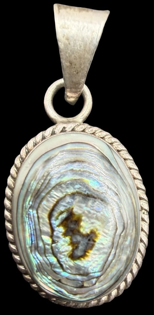 Gorgeous Ornate Vintage Mexico Gilt Sterling Silver & Abalone Shell Pendant: Good vintage condition w/ patina and wear according to age and use, see pictures. Measures approx. 1 1/2" long and 3/4" wide and weighs ca. 15.3 grams. Marked Sterling Silver & Mexico
