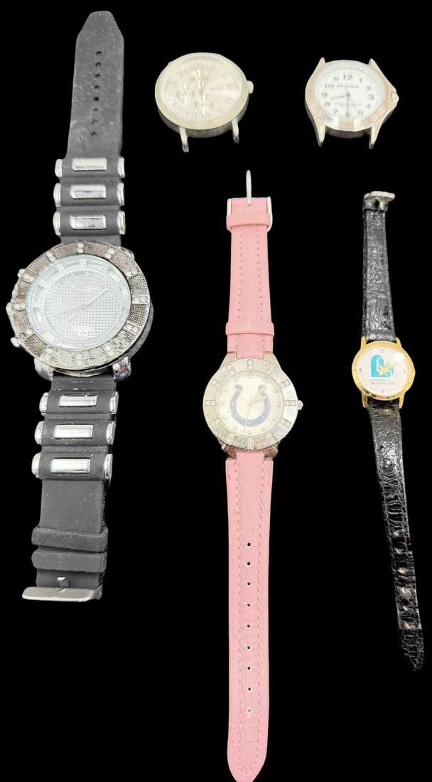 Beautiful Lot of 5 Vintage Watches (1 of 2)