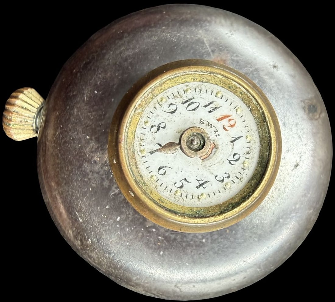 Gorgeous Ornate Vintage Black & Gold Tone w/ White Dial Pocket Watch: Good vintage condition w/ patina and wear according to age and use, see pictures. Dial measures approx. 1/2" long and 1/2" wide. Watch isn't working.