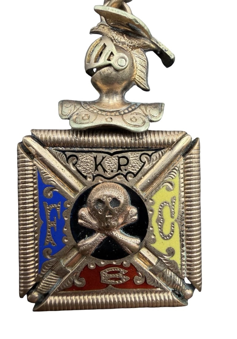 Stunning Ornate Vintage Gold Filled Pocket Watch Chain /w "Knights of Pythias" Pendant Fob: Very good vintage condition with minor patina according to age. Measures approx. 12" long and 1/2" wide and 1/4" high and weighs ca. 30.8 grams. Marked for Gold Filled.