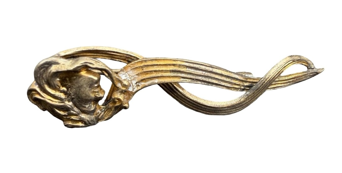 Beautiful Ornate Antique Art Nouveau Gold Filled Lady Face Brooch: Very good vintage condition with minor patina according to age. Measures approx. 1 1/2" long and 1/2" wide and weighs ca. 2.8 grams.