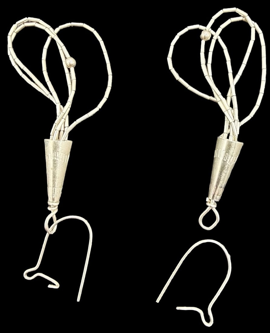 Stunning Ornate Vintage Gilt Sterling Silver Dangle Earrings: Good vintage condition w/ patina and wear according to age and use, see pictures. Measures approx. 2 1/2" long and 1/2" wide and weighs ca. 1.7 grams. Tested for Sterling Silver