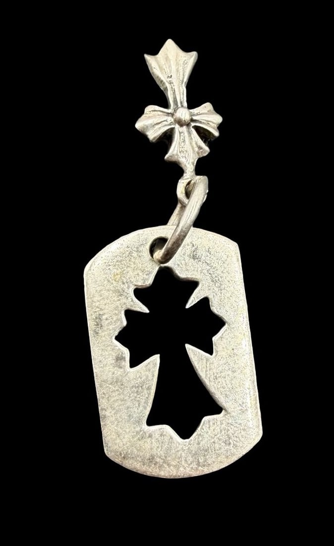 Beautiful Ornate Vintage Sterling Silver Cross Pendant: Good vintage condition w/ patina and wear according to age and use, see pictures. Pendant measures approx. 1 1/2" long and 3/4" wide and weighs ca. 4.5 grams. Tested for Sterling Silver