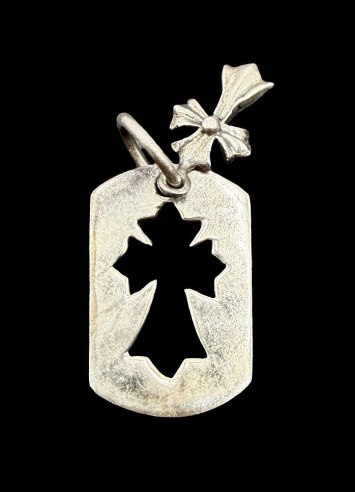 Amazing Ornate Vintage Sterling Silver Cross Pendant: Good vintage condition w/ patina and wear according to age and use, see pictures. Pendant measures approx. 1 1/2" long and 1/2" wide and weighs ca. 4.5 grams. Tested for Sterling Silver