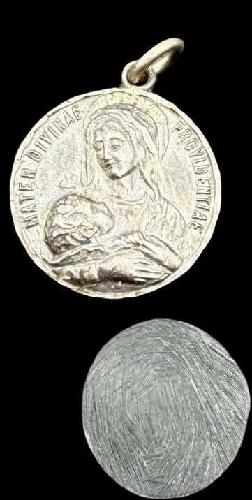 Beautiful Ornate Vintage Gilt Sterling Silver Virgin Mary & Child Medal Pendant Charm: Good vintage condition w/ patina and wear according to age and use, see pictures. Measures approx. 3/4" long and 3/4" wide and weighs ca. 2.3 grams. Marked Sterling Silver