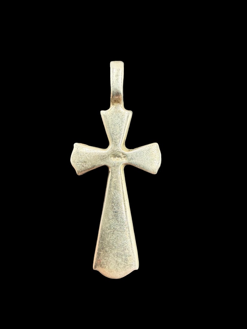 Amazing Ornate Vintage Sterling Silver Cross Pendant: Good vintage condition w/ patina and wear according to age and use, see pictures. Pendant measures approx. 1 1/2" long and 3/4" wide and weighs ca. 4.2 grams. Tested for Sterling Silver