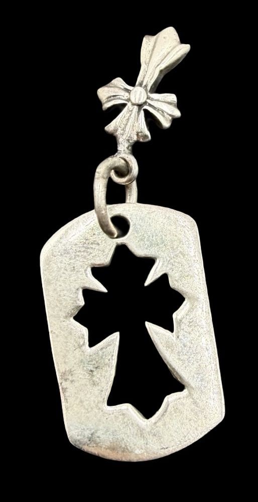 Beautiful Ornate Vintage Sterling Silver Cross Pendant: Good vintage condition w/ patina and wear according to age and use, see pictures. Pendant measures approx. 1 1/2" long and 3/4" wide and weighs ca. 4.7 grams. Tested for Sterling Silver