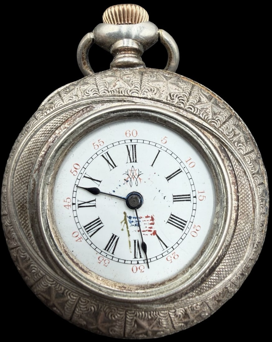 Gorgeous Ornate Vintage KEYSTONE Silver Tone & White Dial Pocket Watch: Good vintage condition w/ patina and wear according to age and use, see pictures. Measures approx. 3/4" long and 3/4" wide and weighs ca. 35.71 grams. Marked for KEYSTONE??. Watch isn't working. Auf d