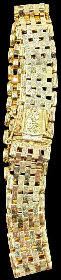 Beautiful Ornate Vintage MILOR Gilt Sterling Silver Bracelet: Good vintage condition w/ patina and wear according to age and use, see pictures. Measures approx. 3 1/2" long and 3 1/2" wide and weighs ca. 23.22 grams. Marked for Sterling Silver& MILOR. Made in It