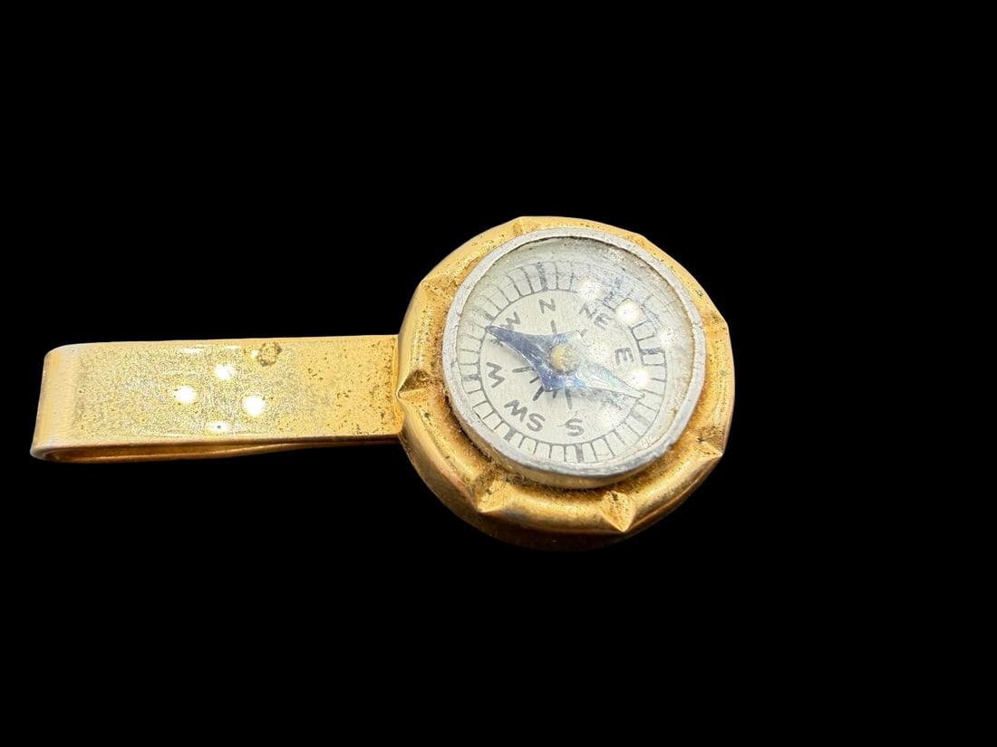 Amazing Vintage Gold Filled Tie Clip w/ Compass: Good vintage condition w/ patina and wear according to age and use, see pictures. Measures approx. 1 1/2" long and 3/4" wide and weighs ca. 6.5 grams.