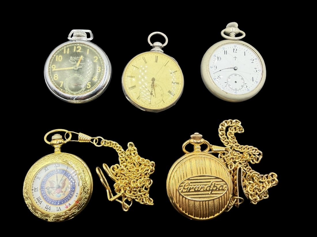 Lot of 5 Pocket Watches: Good vintage condition w/ patina and wear according to age and use, see pictures. Function not tested. 5 Watches. Total weight is ca. 0.35 Kg.