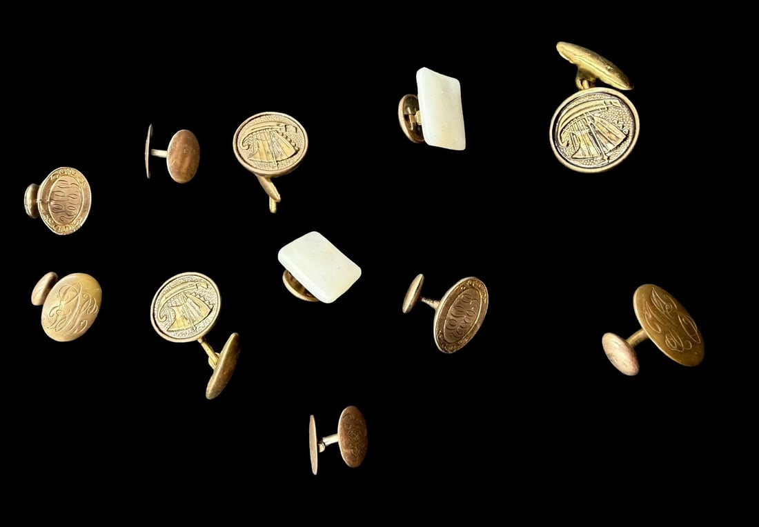 Lot of 11 Antique Gold Filled Cufflinks: Good vintage condition w/ patina and wear according to age and use, see pictures. 11 Items. Total weight is ca. 28.4 g.