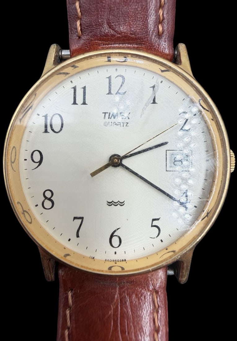 Stunning TIMEX Vintage GOLD Tone Stainless Steel Men's Watch (1 of 3)