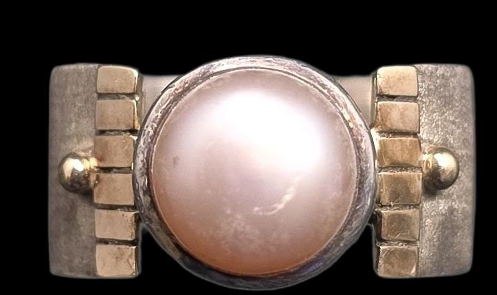 Stunning Vintage Mid-Century Modern INDIA Sterling Silver, 14K Gold & Gemstone Ring: Very good vintage condition w/ minor patina and wear according to age. The ring is a size 5 and weighs ca. 7 grams. Marked 925 INDIA.