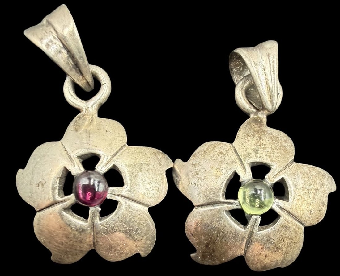 Amazing Ornate Vintage Gilt European Sterling Silver, Red & Yellow Gemstones Earrings: Good vintage condition w/ patina and wear according to age and use, see pictures. Measures approx. 1" long and 3/4" wide and weighs ca. 7.1 grams. Marked Sterling Silver