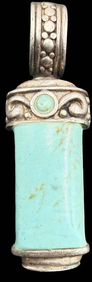 Beautiful Ornate Vintage Sterling Silver & Turquoise Pendant Charm: Good vintage condition w/ patina and wear according to age and use, see pictures. Measures approx. 1 3/4" long and 1/2" wide and weighs ca. 7.6 grams. Marked Sterling Silver