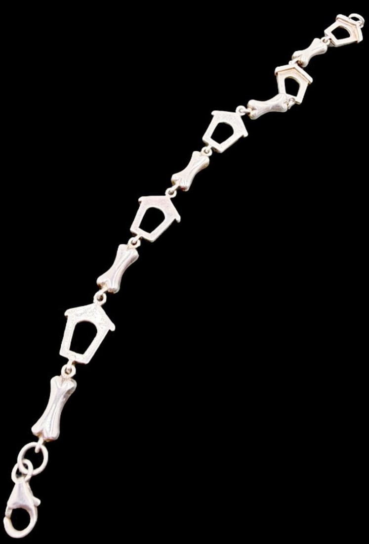 Amazing Ornate Vintage Gilt Sterling Silver Bracelet: Good vintage condition w/ patina and wear according to age and use, see pictures. Measures approx. 7" long and 1/2" wide and weighs ca. 15.9 grams. Marked Sterling Silver