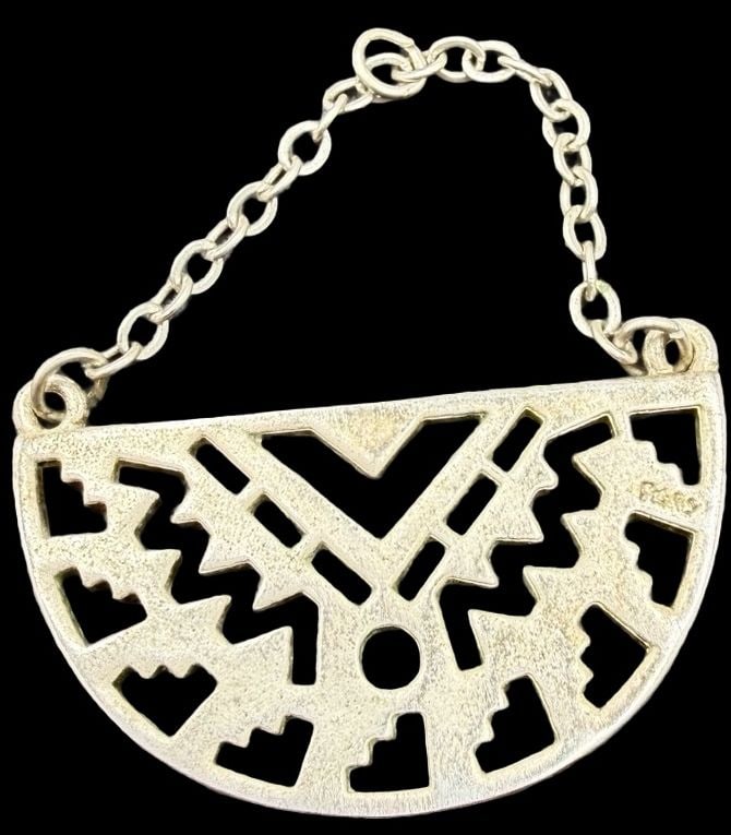 Amazing Ornate Vintage Gilt Sterling Silver Pendant Charm: Good vintage condition w/ patina and wear according to age and use, see pictures. Measures approx. 1 1/2" long and 1" wide and weighs ca. 5.1 grams. Tested for Sterling Silver