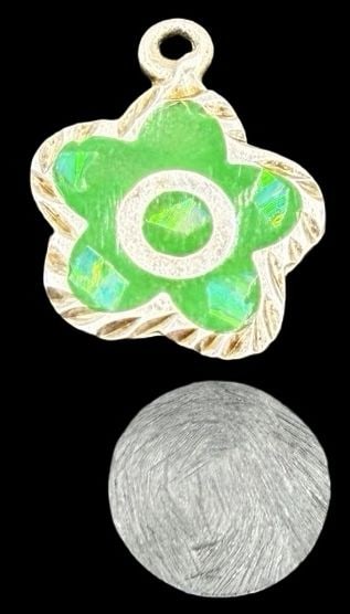 Gorgeous Vintage Gilt MEXICO Sterling Silver & Green Enamel Flower Pendant Charm: Good vintage condition w/ patina and wear according to age and use, see pictures. Measures approx. 3/4" long and 3/4" wide and weighs ca. 2.3 grams. Tested for Sterling Silver. Marked MEXICO