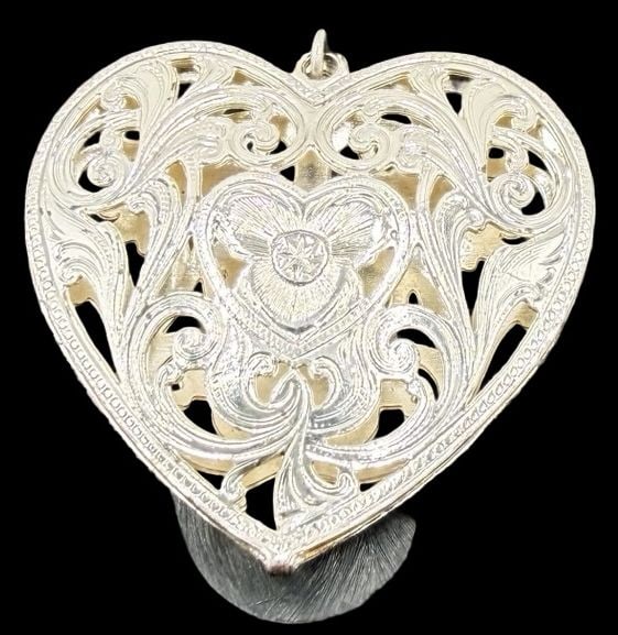 Gorgeous Ornate Vintage Gilt Sterling Silver Heart Pendant Charm: Good vintage condition w/ patina and wear according to age and use, see pictures. Measures approx. 1" long and 1" wide and weighs ca. 4 grams. Tested for Sterling Silver