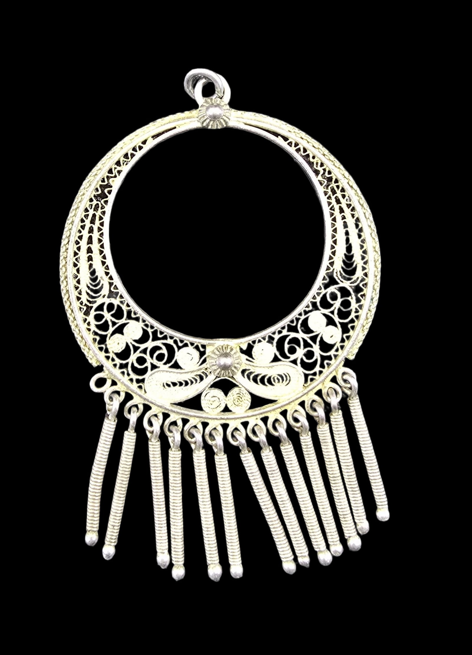 Ornate Vintage Handmade European 800 Silver Filigree Pendant: Very good vintage condition with minor patina according to age; missing one tassel. Measures approx. 2" long x 1" wide and weighs ca. 5 grams. Marked.