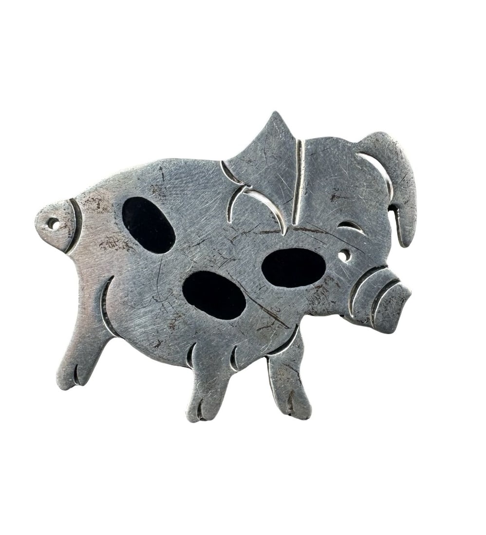 Charming Vintage Taxco Mexico Sterling Silver & Black Enamel Pig Figural Pin: Very good vintage condition with minor patina according to age. Measures approx. 1 3/4" long and 1 1/2" wide. Weighs ca. 16.11 grams. Marked for Sterling Silver.