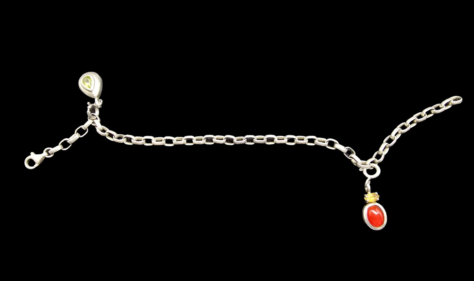Beautiful Vintage Sterling Silver Chain Bracelet /w Two Gemstone Pendant Charms: Very good vintage condition with minor patina according to age. Weighs ca. 8 grams. Marked for Sterling Silver.