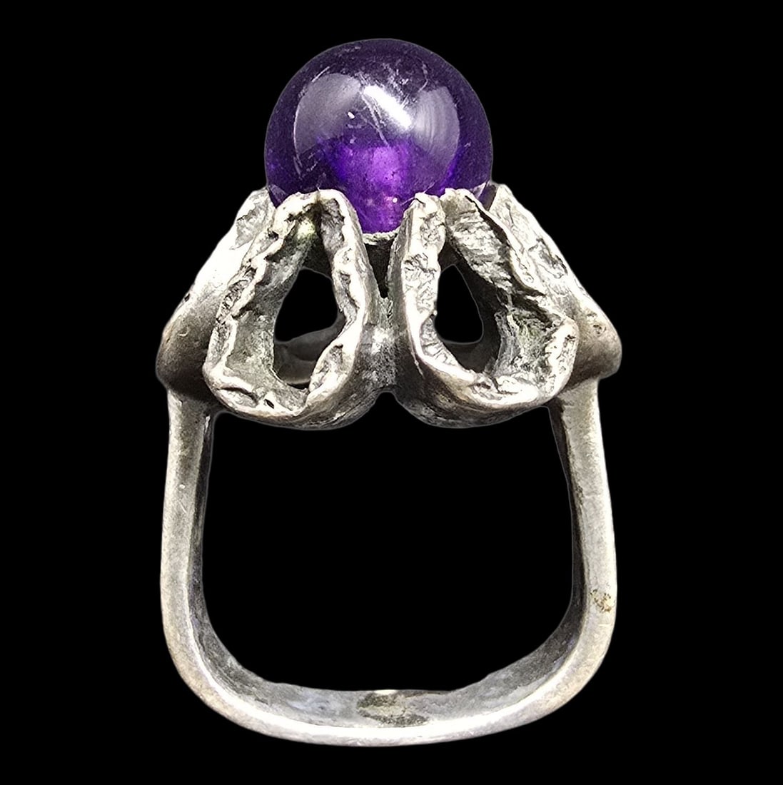 Stunning Vintage Mid-Century Modern Brutalist European 835 Silver & Amethyst Ring: Very good vintage condition with minor patina according to age. The ring is a size 5.5 and weighs ca. 9 grams. Marked for 835 Silver.