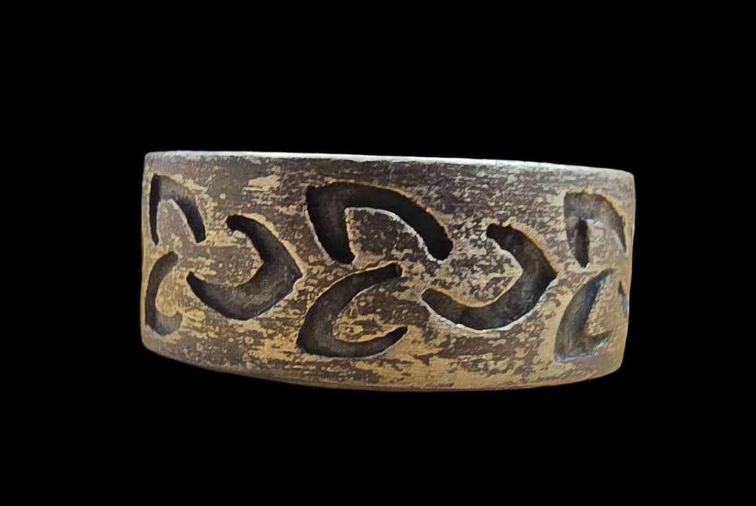 Ornate Vintage Sterling Silver Band Ring (1 of 3)