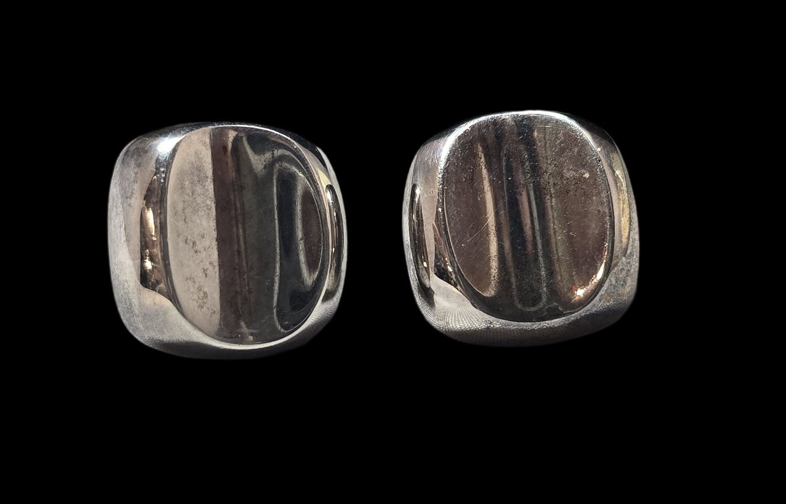 Vintage Mid-Century Modern Sterling Silver Stud Earrings: Very good vintage condition with minor patina and wear according to age. Each measures approx. 1/2" high x 1/2" wide and they jointly weigh ca. 5 grams.