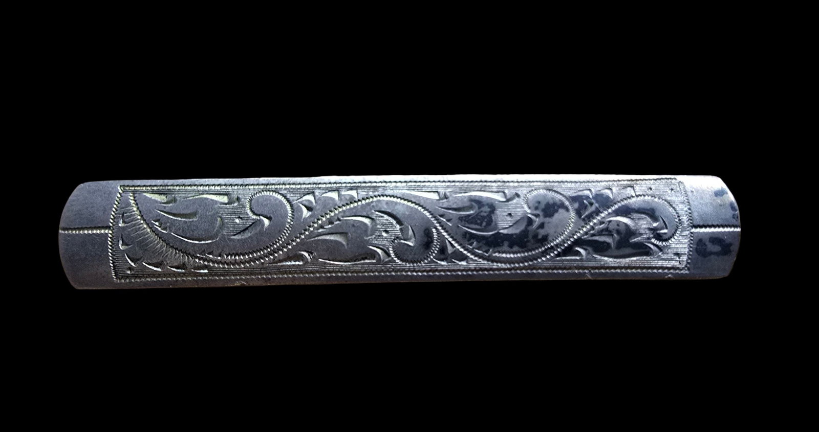 Beautiful Ornate Vintage European 835 Silver Handmade Brooch Pin: Very good vintage condition with minor patina according to age. Measures approx. 2 1/2" wide and weighs ca. 5 grams. Marked for 835 Silver & Handmade.