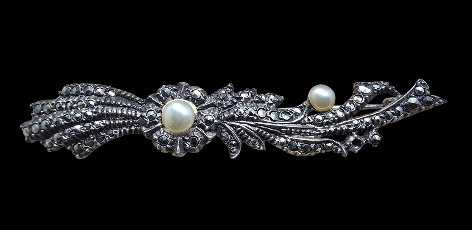 Beautiful Ornate Vintage 935 Silver, Marcasite & White Pearl Pin Brooch: Very good vintage condition with minor patina according to age. Weighs ca. 12 grams. Marked for 935 Silver.