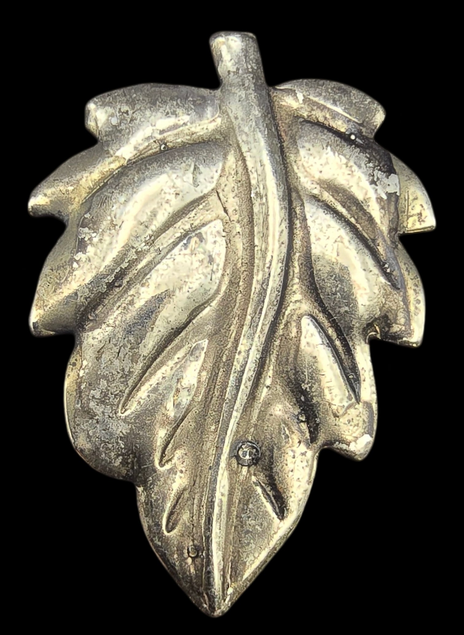 Vintage European 800 Silver Leaf Shaped Pin: Very good vintage condition with some patina and wear according to age. Measures approx. 1" wide and weighs ca. ca. 2.6 grams. Tested for a minimum of 800 (80%) silver.