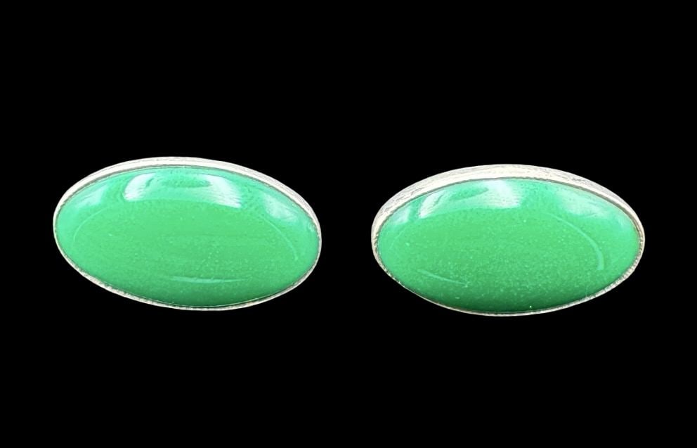 Gorgeous Vintage Mid-Century Sterling Silver & Green Gemstone Designer Cufflinks: Very good vintage condition with minor patina according to age. Measures approx. 1" long and 1/2" wide and weighs ca. 9.7 grams. Marked for Sterling Silver.