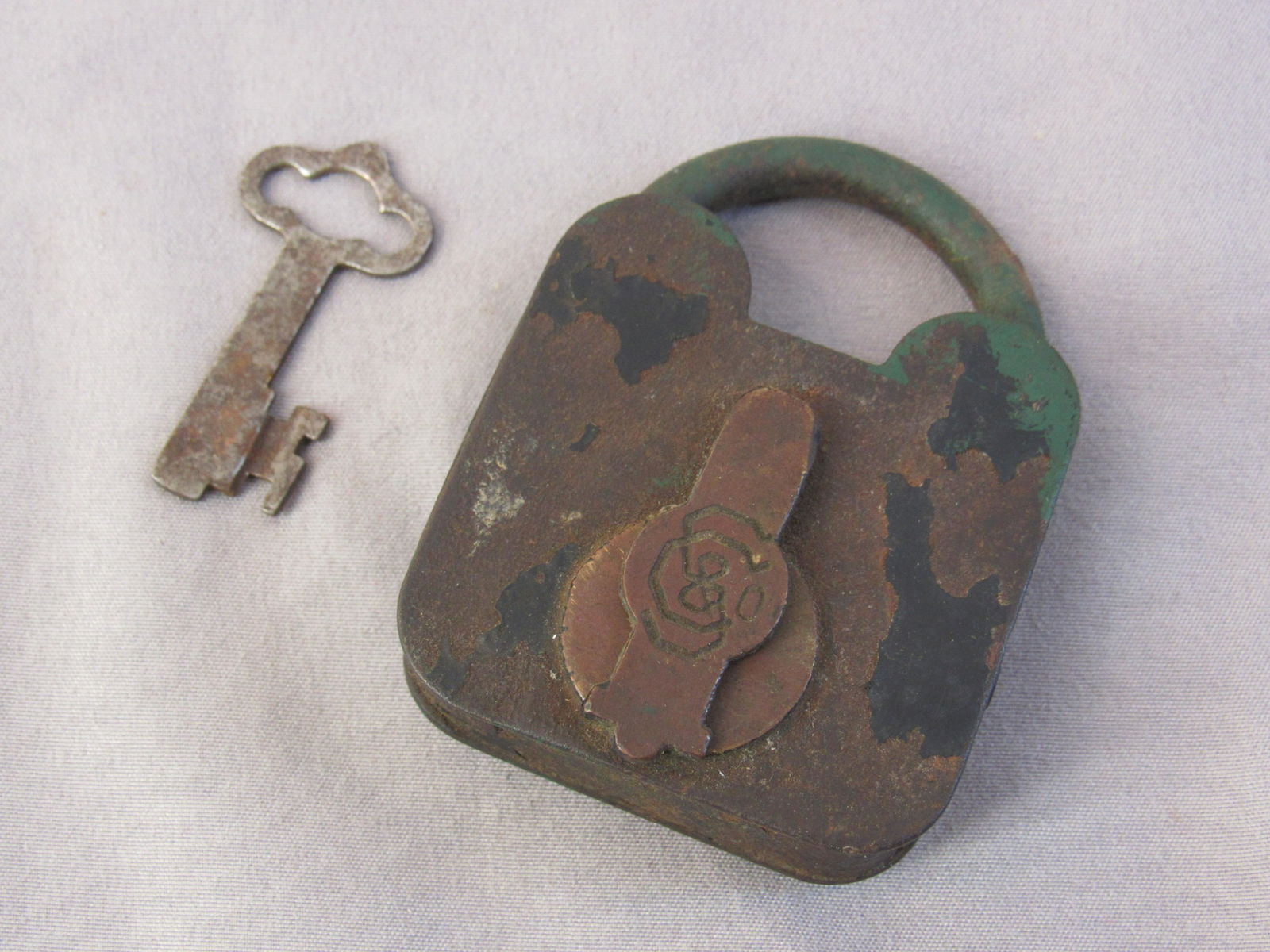 S and C Co. Padlock  Rare with original Key (1 of 4)