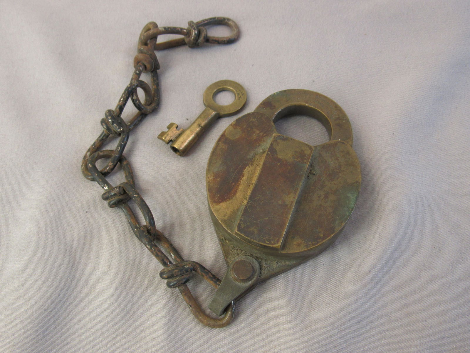 W. Bohannan. Heart shaped Padlock with Original. Key (1 of 6)