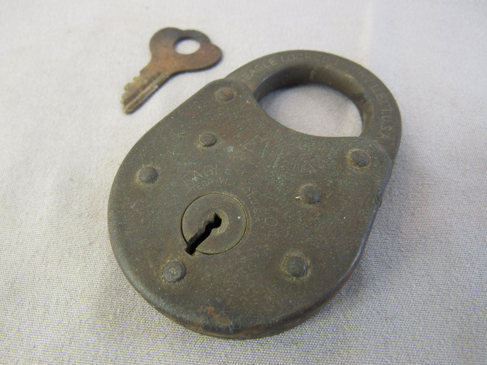 Six lever         Eagle lock Terryville Connecticut Padlock with Key. (1 of 3)