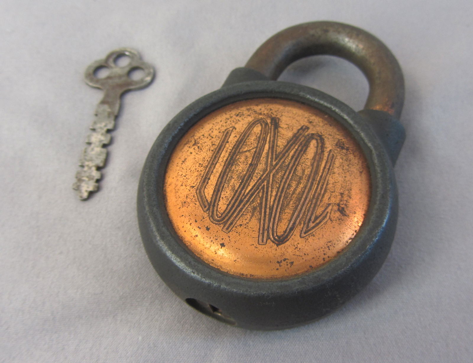 Yale (Y&T) "LOXOL" Padlock (1 of 3)