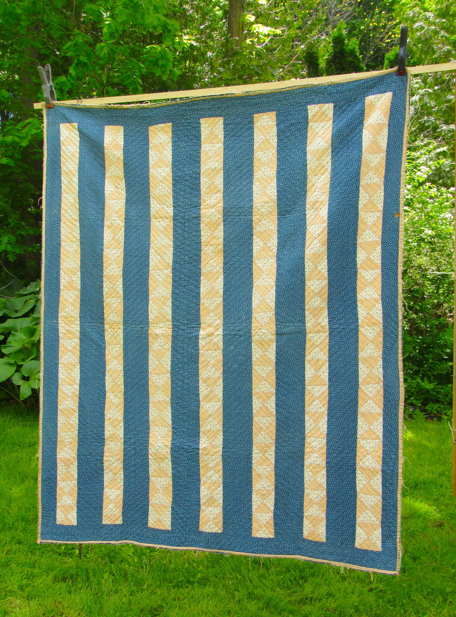 "Hour Glass" Quilt (1 of 8)